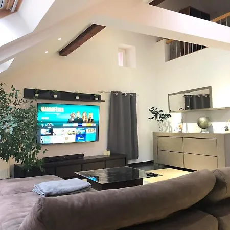 Cozy 120m With 3 Bedrooms And 1 Cinema Apartment